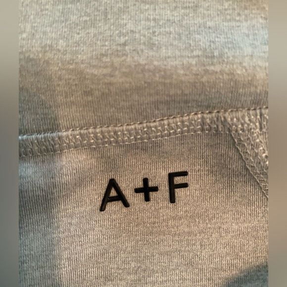Abercrombie & Fitch Gray and White Leggings. Size S - Picture 4 of 5